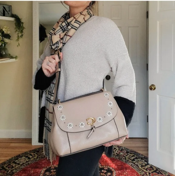 Coach Remi shoulder Bag with Whipstitch Daisy Applique